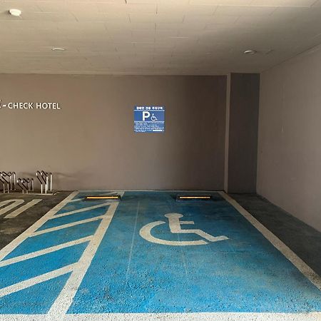 I-Check Hyunjin Hotel Тонхэ Экстерьер фото