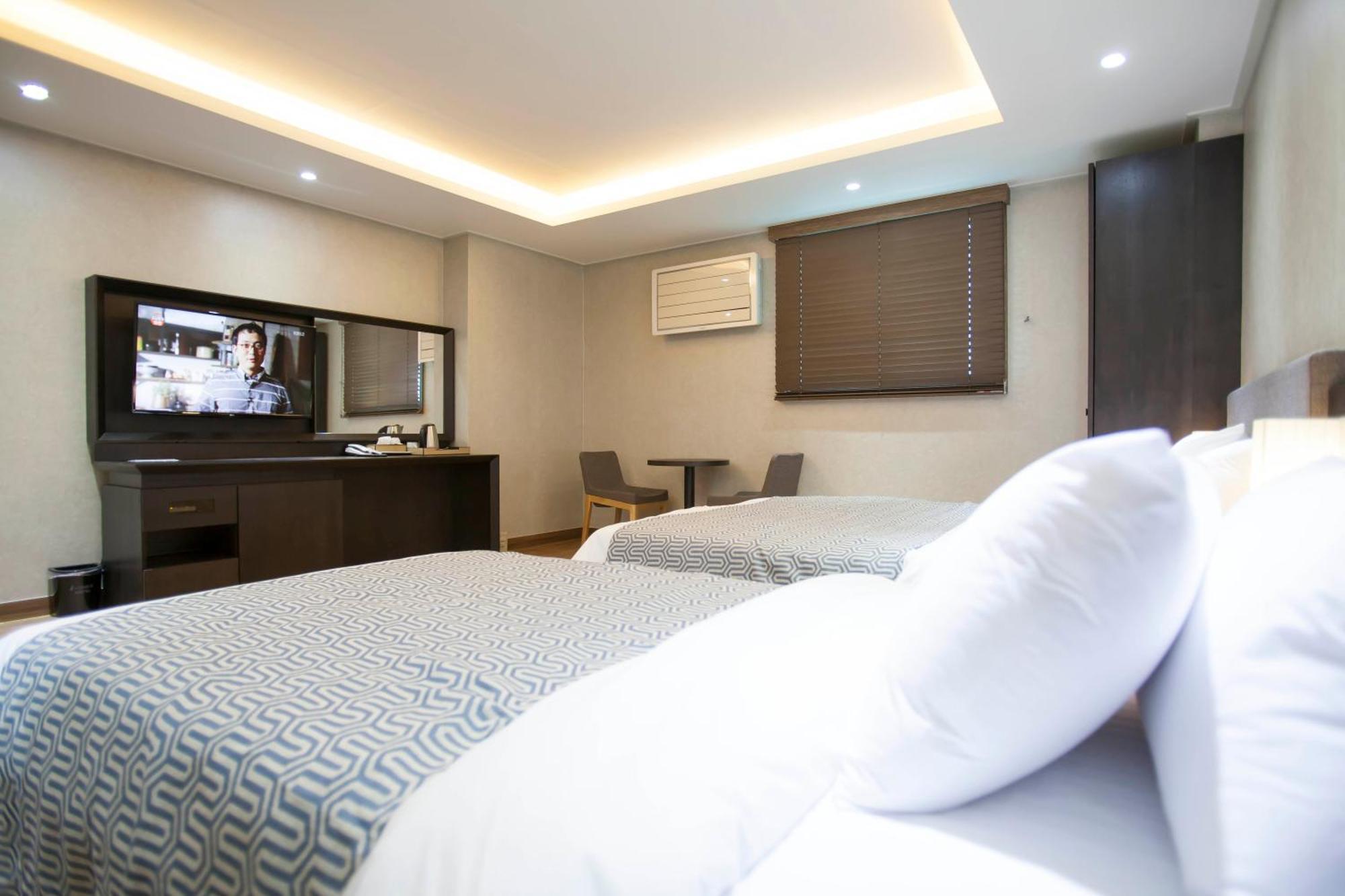 I-Check Hyunjin Hotel Тонхэ Экстерьер фото