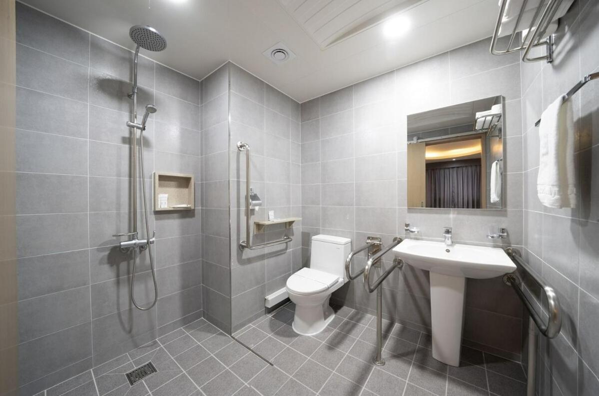 I-Check Hyunjin Hotel Тонхэ Экстерьер фото