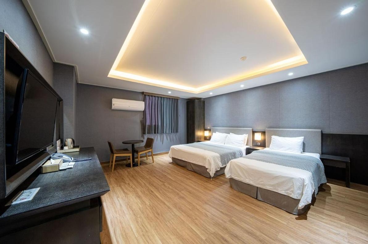 I-Check Hyunjin Hotel Тонхэ Экстерьер фото