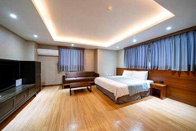 I-Check Hyunjin Hotel Тонхэ Экстерьер фото
