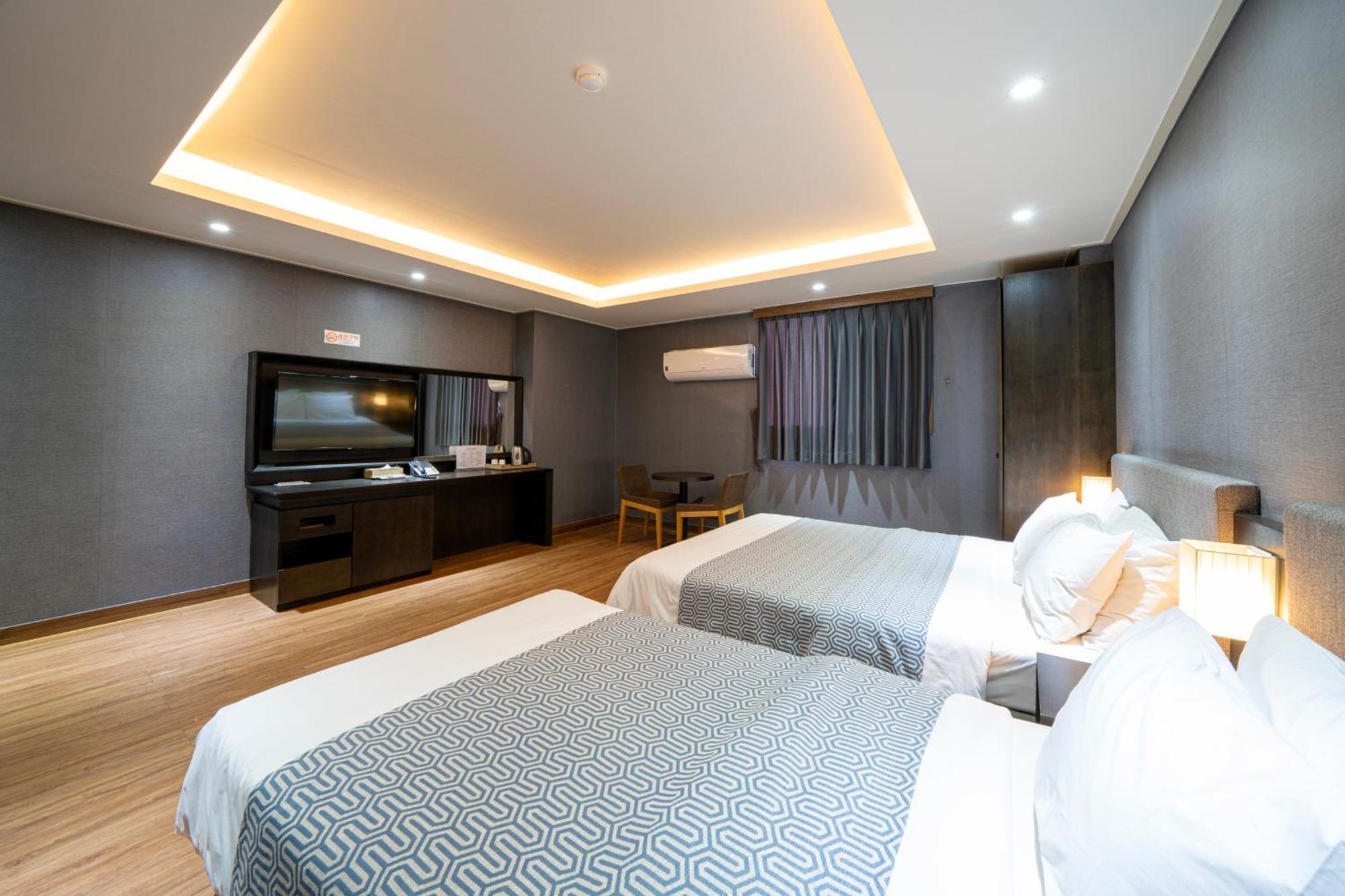 I-Check Hyunjin Hotel Тонхэ Экстерьер фото