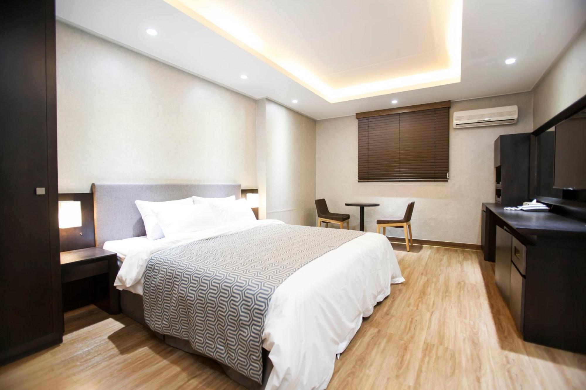 I-Check Hyunjin Hotel Тонхэ Экстерьер фото